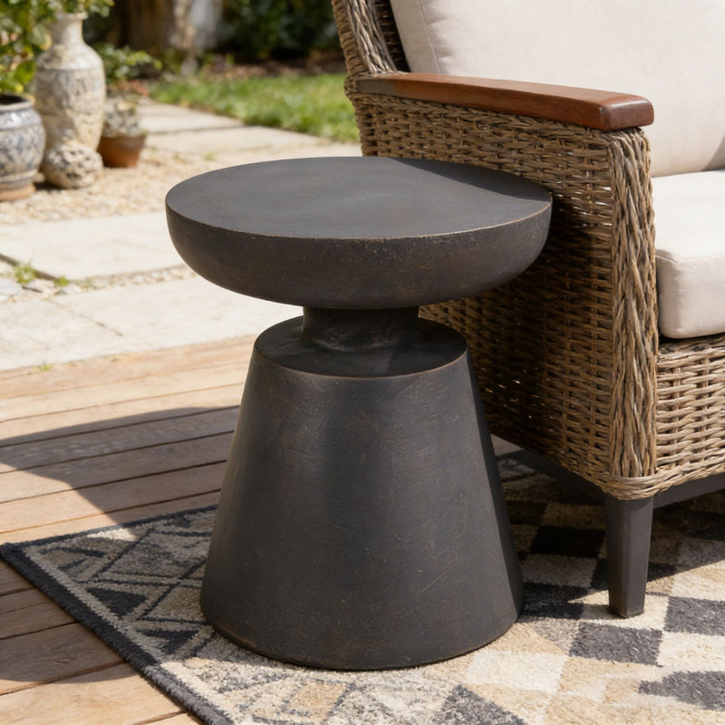 Table d'appoint d'extérieur en béton léger