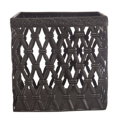 Porte-votive en fer tissé