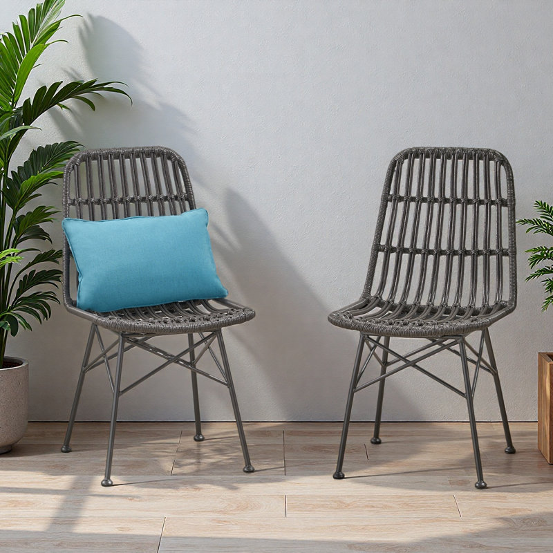 CHAISE