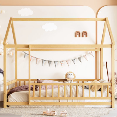 Lit simple au sol en bois de pin avec structure de toit en forme de maison, clôture pour, cadre unique et clôture pour chambre à coucher, aspect artistique américain