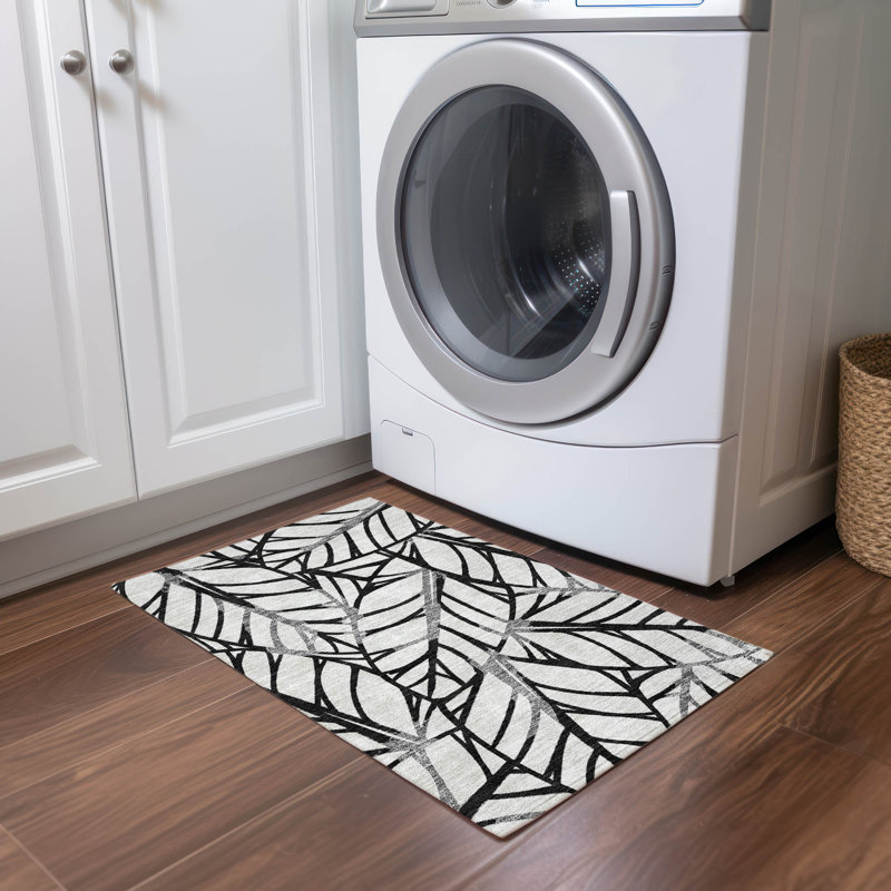 Neysa Washable Floral Indoor / Outdoor Rug, Rectangle 1'8" x 2'6"