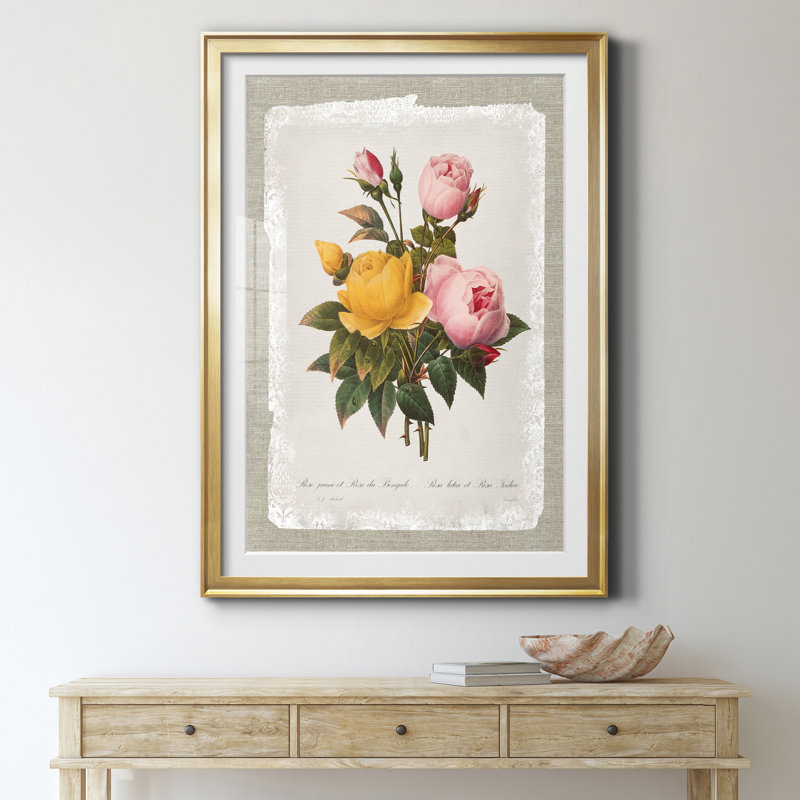 «Botanical Bouquet Roses», reproduction d'art graphique sur papier encadré, H 30,5 po x l 42,5 po x P 1,5 po, Doré