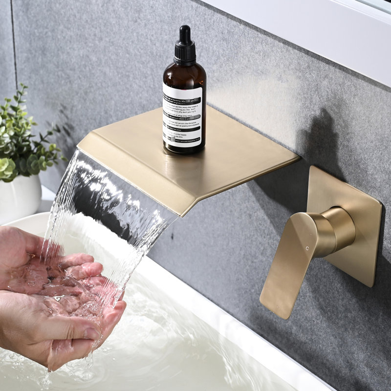 Robinet pour salle de bain mural en or brossé - style cascade moderne avec débit d'eau doux et robinet de corps monté, design pour un style élégant