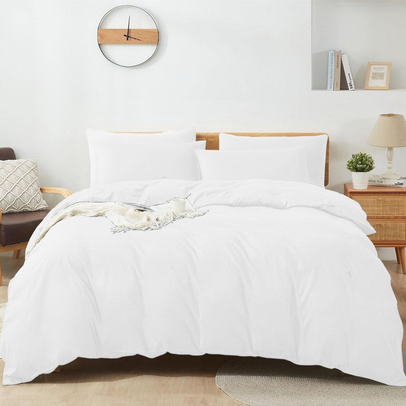 Premium 4-Piece Ultra-Soft Microfiber Duvet Complete Cover Set, Double Duvet Cover + 3 Additional Pieces, White