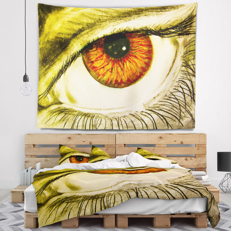 Œil avec tapisserie élève orange, H 32 po x l 39 po