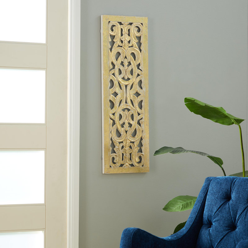 Décoration murale en bois fait à la main avec volutes arabesque et fond crème
