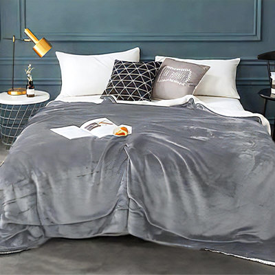 Mosca Throw Blanket