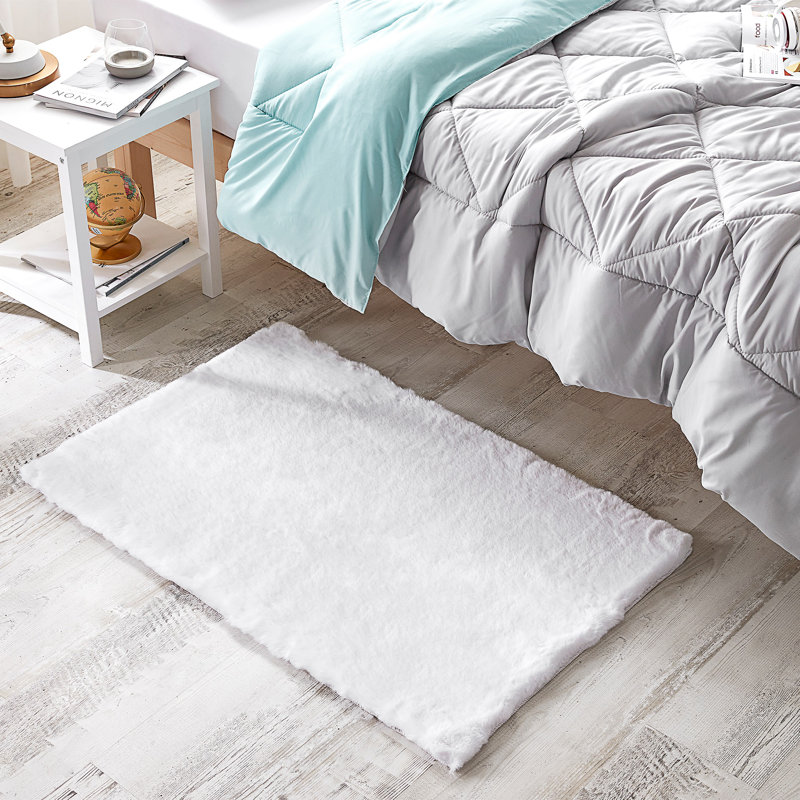 Faux Fur Indoor Rug, Rectangle 2'2" x 3'4"