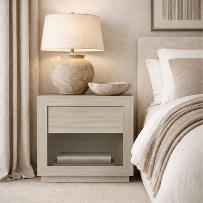 Table de chevet large à cadre encadré, tiroir simple avec tirette dissimulée et compartiment de rangement inférieur ouvert, armoire de chambre basse à base de socle flottant