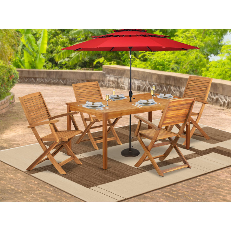 Cet ensemble de salle à manger de bistro 5 pièces pour patio comprend une table d'extérieur rectangulaire en bois d'acacia et 4 chaises pliantes à accoudoirs, 36 x 66 pouces, huile naturelle