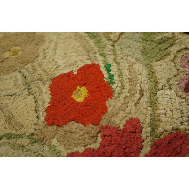 Tapis crocheté antique