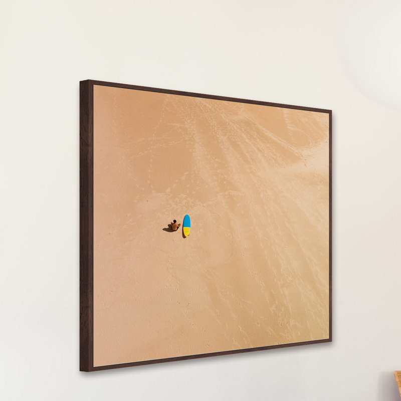 « solitaire surfer », reproduction de photo sur toile encadrée, H 24 po x l 24 po x P 1,5 po