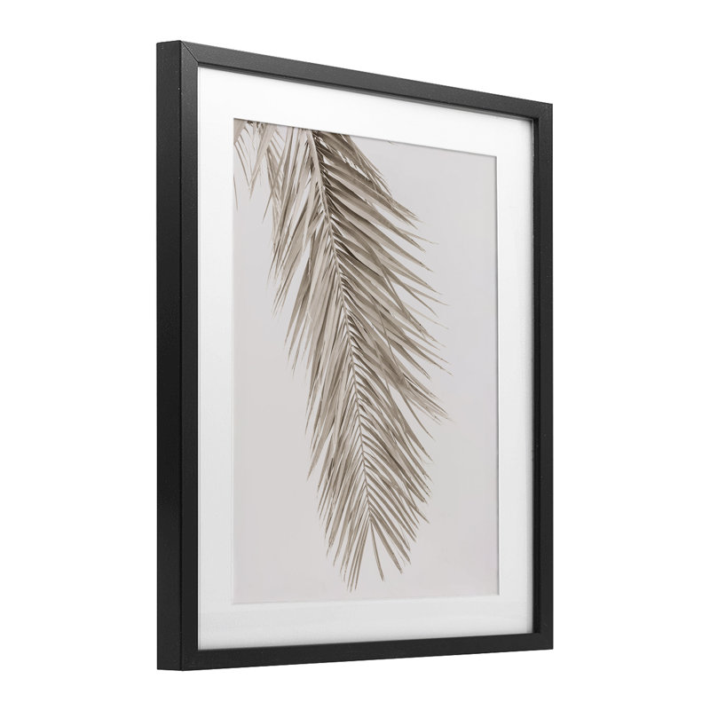 «Falling Neutral Brown Palm», reproduction sous verre encadrée, design par Sissi et Seb, H 21 po x l 17 po, Cadre noir minuit