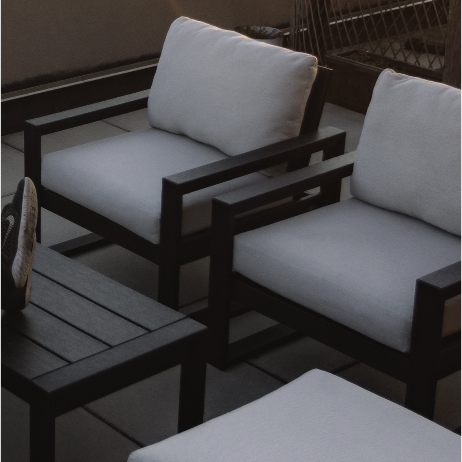 Edge Patio Lounge Chair, Granite/Black