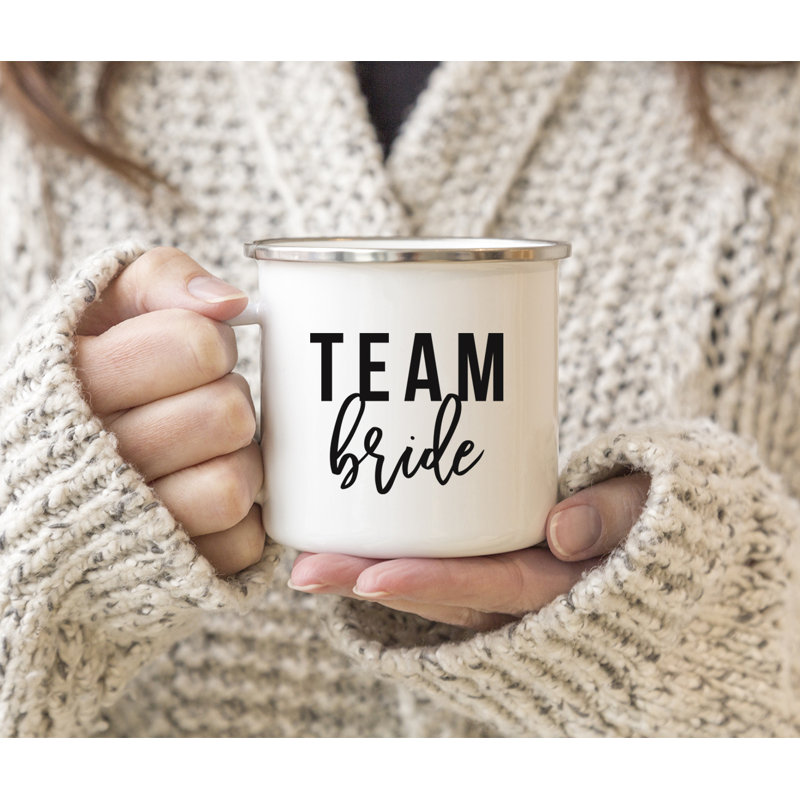 Cadeau de tasse de feu de camp en acier inoxydable, mariée de l'équipe, paquet de 1, émail en métal à l'extérieur