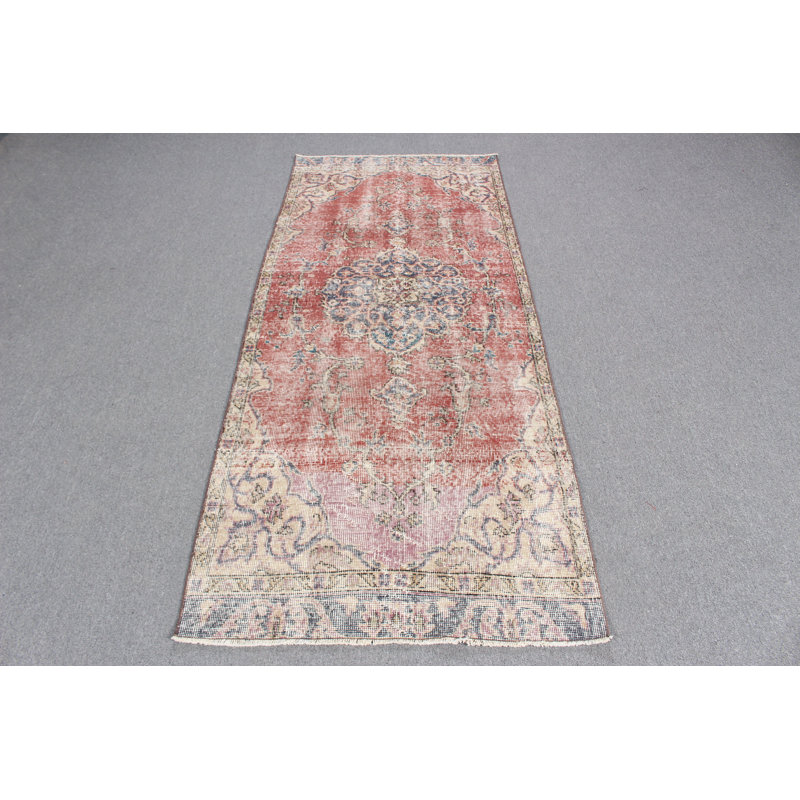 Tapis rouge turc rétro parfait pour un dortoir ou un décor de salle à manger avec motif Oushak délavé