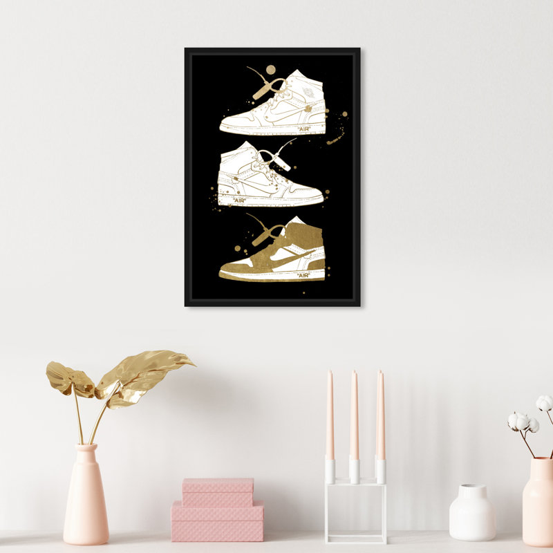 Collection Golden Sneaker - impression sur toile, H 15 po x l 10 po, Cadre flottant noir