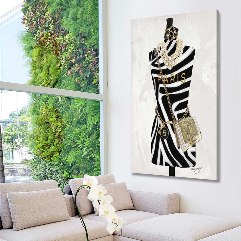 Paris Fashion 2 (Vertical) par By Jodi - impression, Toile tendue, H 48 po x l 28 po x P 1,5 po