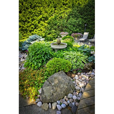 Jardin paysager luxuriant - Photographie sur toile