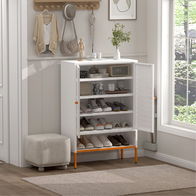 Armoire porte-chaussures à grille blanche en métal à deux portes, 15 pieds de haut, tablettes réglables, style moderne pour les espaces primaires, base surélevée, salon