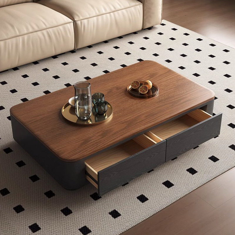 Table basse en bois massif de style médiéval