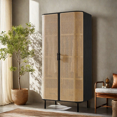 Garde-robe simple en rotin