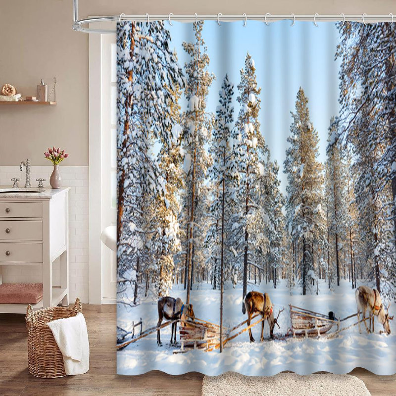 Rideau de douche Reindeer Winter Forest, L 72 po x l 78 po