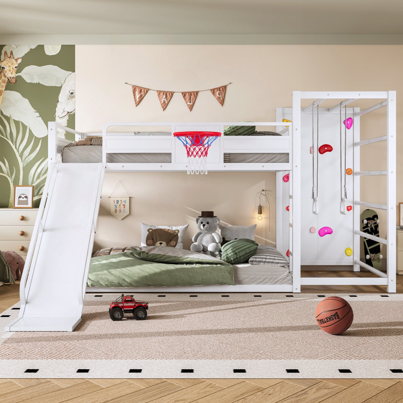 Lit mezzanine en métal pleine grandeur avec panier de basketball, mur d'escalade, anneaux rétractables et glissade