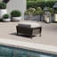 Chaise de patio avec coussins et repose-pieds