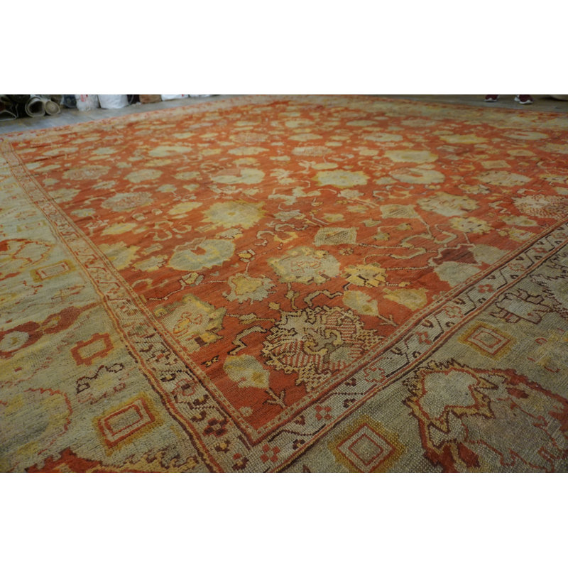 Tapis Oushak turc antique à grande échelle