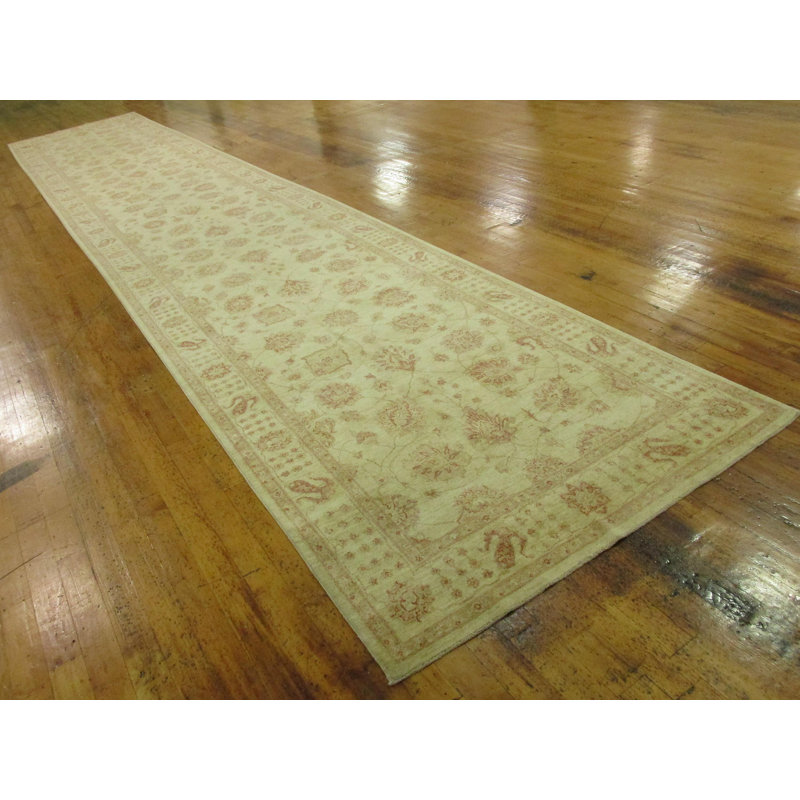 Tapis de la surface en laine de couloir 5 pi 3 po x 29 pi 1 po one-of-kind noué la crème Huntingdon