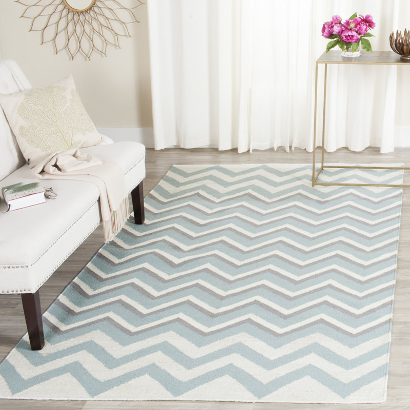 Tapis bleu en laine, viscose et coton à tissage plat Naomi, Rectangle 4 pi x 6 pi