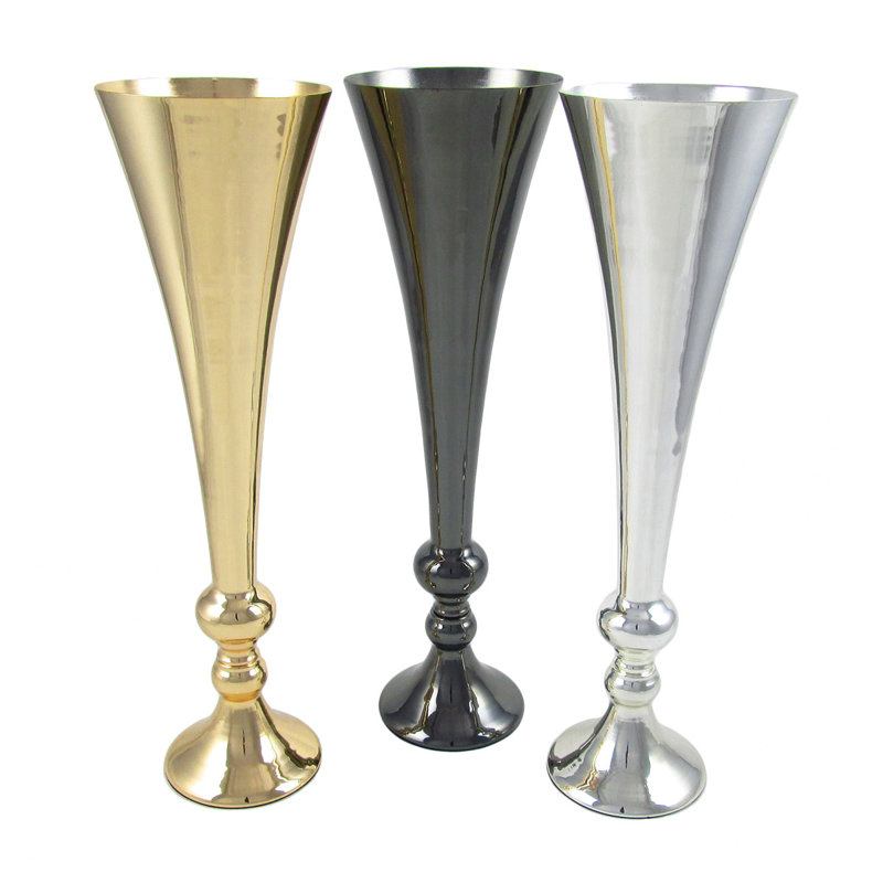 Ellerbe Metal Table Vase, Silver