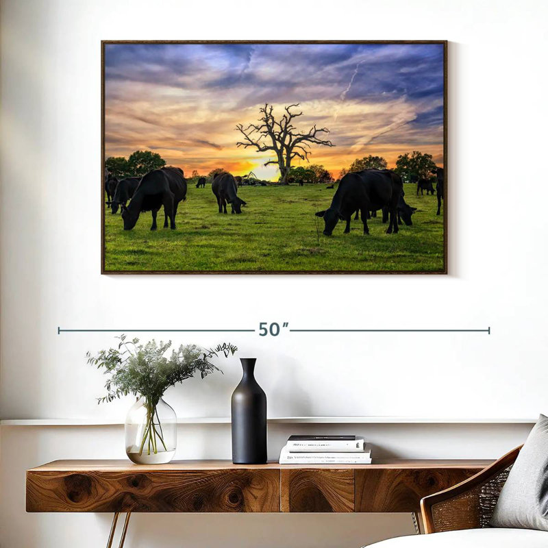 Pâturages Aberdeen Angus, Cadre flottant en noyer, 40 po x 27 po