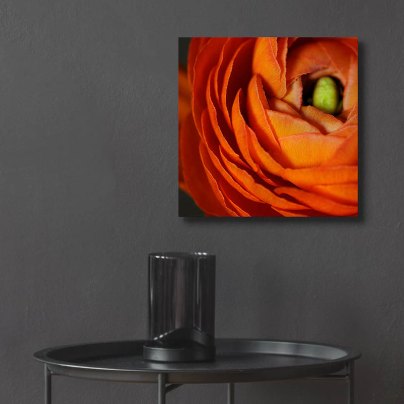 «Orange Flower Close Up» par Tom Quartermaine, H 12 po x l 12 po x P 0,13 po