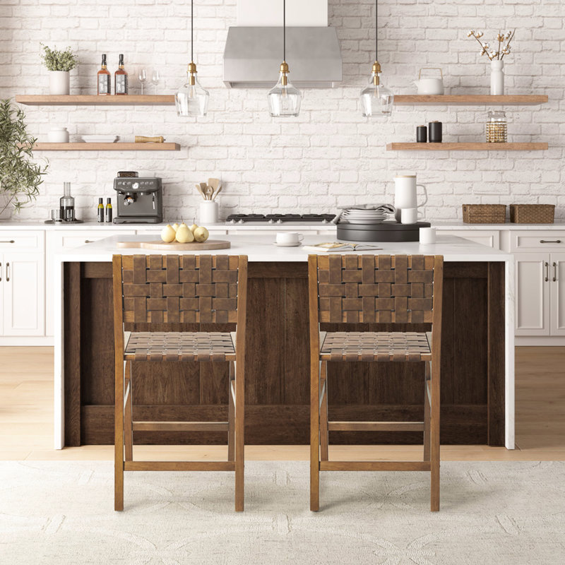 Tabouret de comptoir en similicuir tissé de 24 po de hauteur - structure en bois massif avec des tons de pacane, design Mid-Century, sangles de chaise d'appoint séparées disponibles, pieds en finition, décontracté