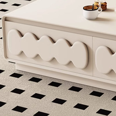 Table basse simple au design créatif