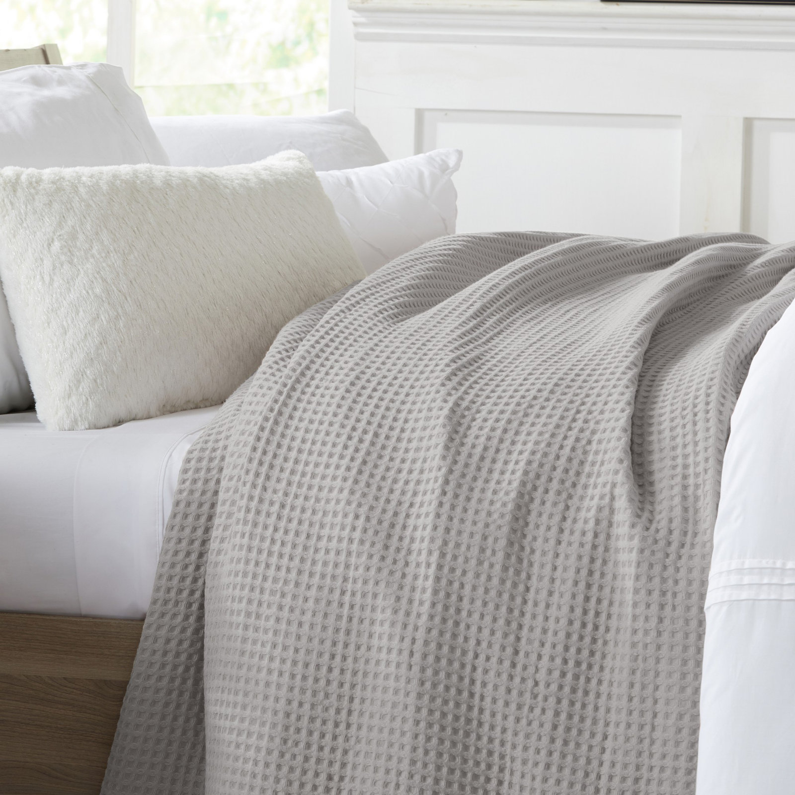 Vila Cotton Waffle Throw Blanket, Light Gray, King