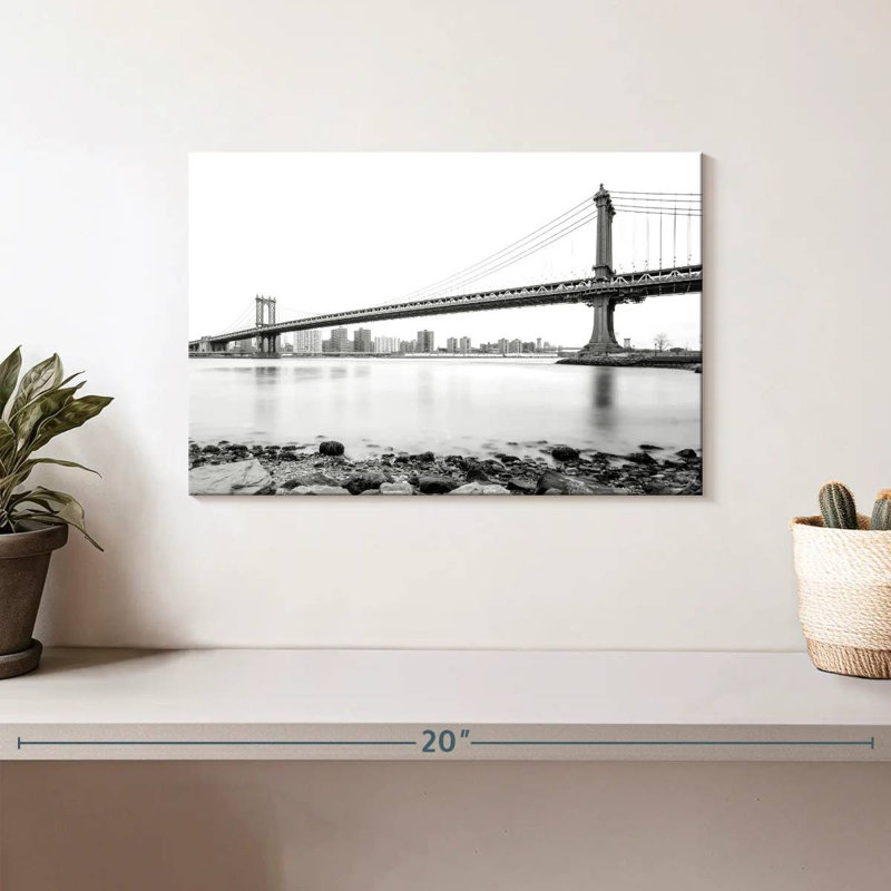 Lilie, pont monochrome de Manhattan, H 8 po x l 12 po