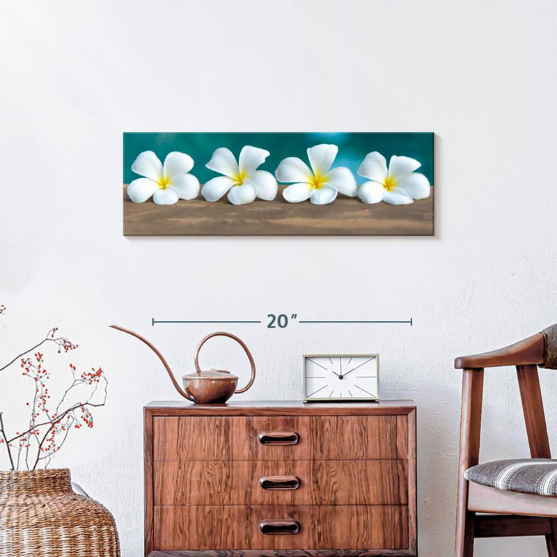 Fleur de frangipanier blanc sur toile, H 8 po x l 24 po x P 1 po