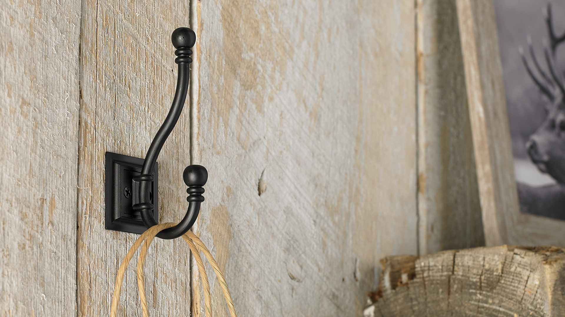 Ancien Porte-selle Mural En Fer Forgé - Avec Crochet Pour Bride, Déco équestre