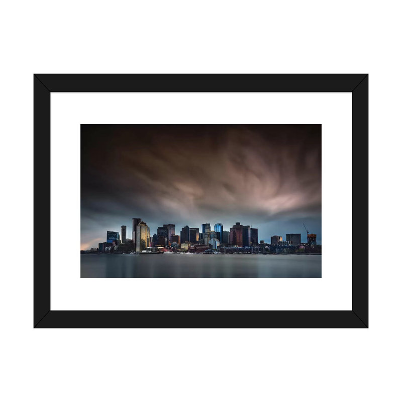 « Boston Skyline » par Miki Joven-reproduction de photo, H 16 po x l 24 po x P 1 po, Papier encadré noir, Blanc