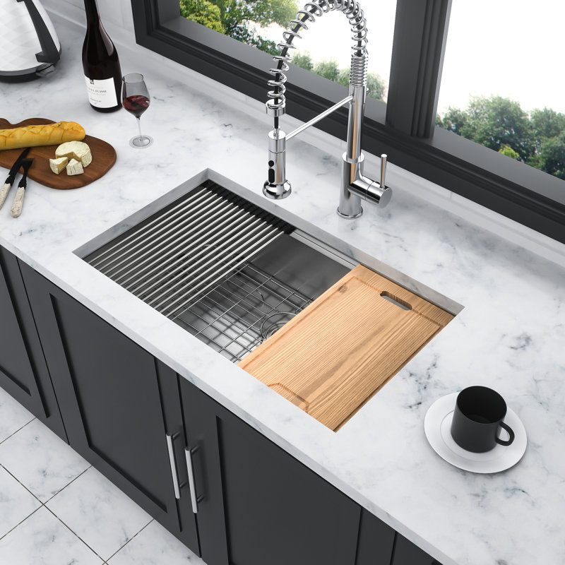 Évier de cuisine encastrable en acier inoxydable 304 de calibre 18 T 33 * 19 * 9 pouces, poste de travail avec rebords avant et arrière pour plus d'espace de travail, drain en forme de X en forme d'eau, revêtement épais à condensation,