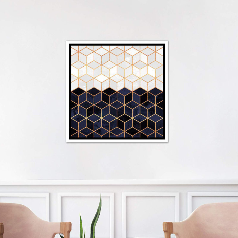 «White and Navy Cubes» par Elisabeth Fredriksson - impression d'art graphique, H 26 po x l 26 po x P 1,5 po