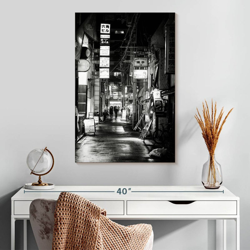 Scène de rue au Japon I, H 30 po x l 20 po