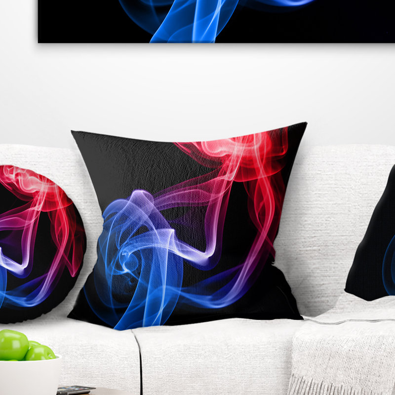 Fumée flottante bleue et rouge sur fond noir - coussin imprimé abstrait, 16 po x 1 po, Coussin décoratif