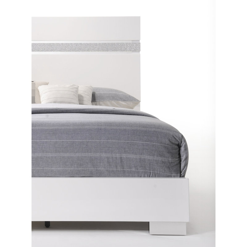 Grand lit confortable avec finition brillante - Améliore le confort moderne de la chambre à coucher avec un panneau en acrylique scintillant