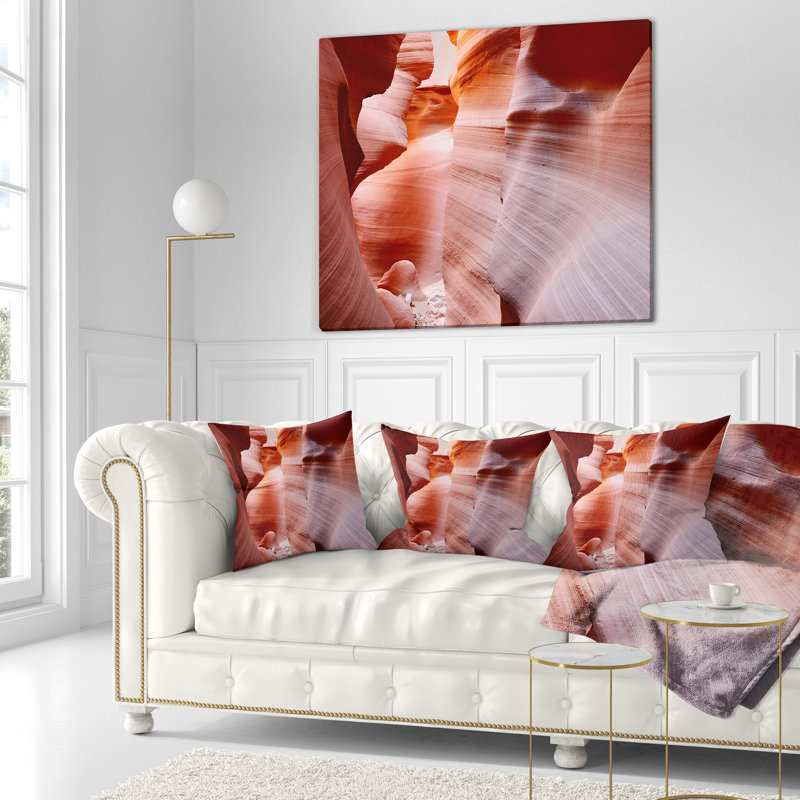 Sun Rays in Antelope Canyon - Coussin à imprimé paysage, 18 po x 18 po, Type de produit