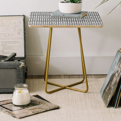 Table de bout à pieds croisés