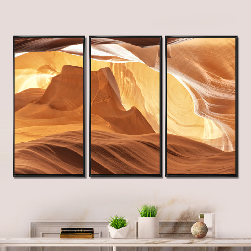 Antelope Canyon with Light Rays - 3 pièces, peinture sur toile, Noir, H 28 po x l 36 po x P 1 po